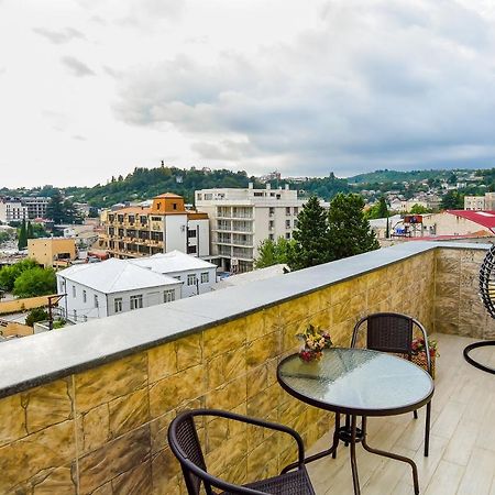 Valkhida'S Apartment Kutaisi Ngoại thất bức ảnh