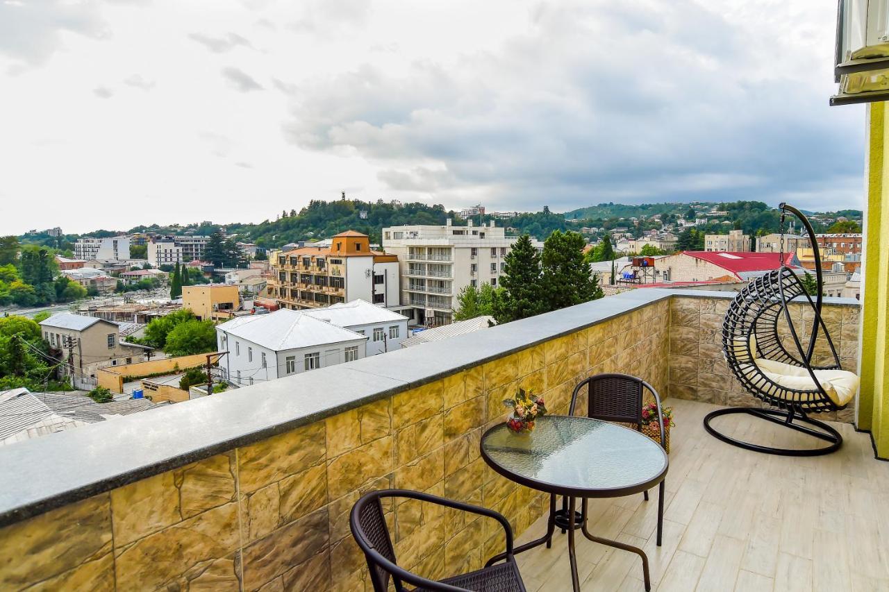 Valkhida'S Apartment Kutaisi Ngoại thất bức ảnh
